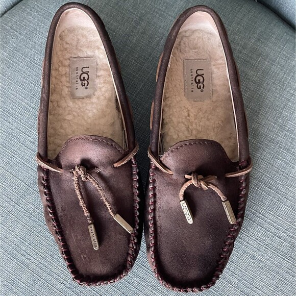 UGG Australia Women Size 7 Dakota Moccasin Slippers Dark Brown Leather Loafers - Picture 7 of 10
